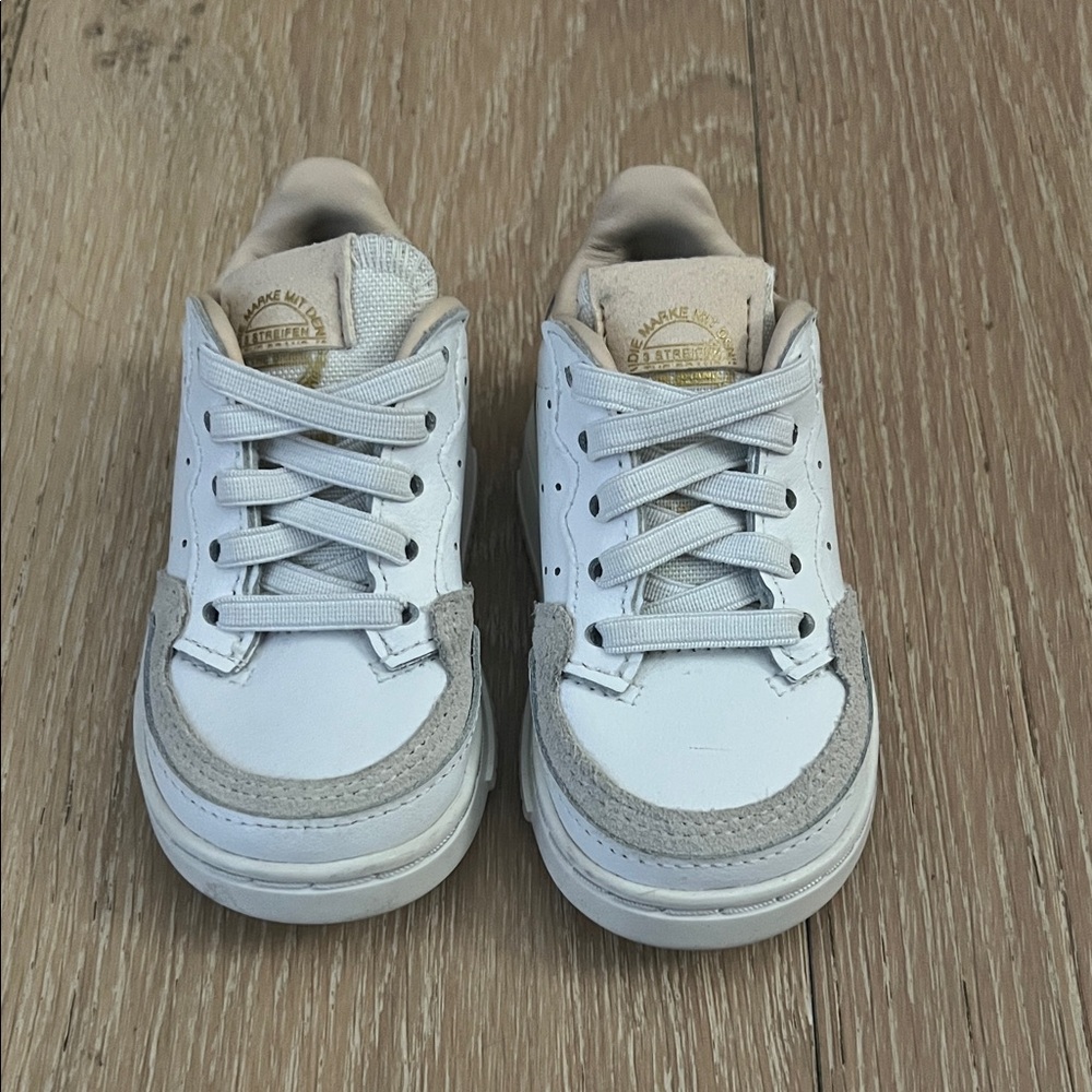 adidas Kids White and Beige Low-Top Sneakers